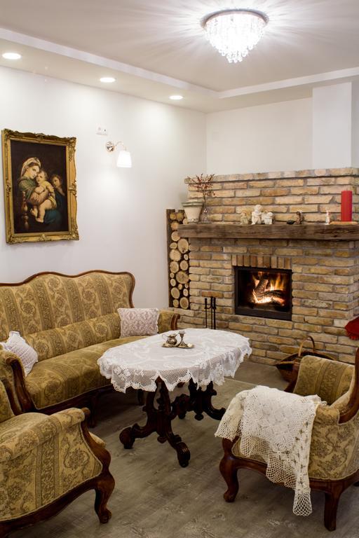 Hôtel Deak Udvarhaz à Kakucs Extérieur photo
