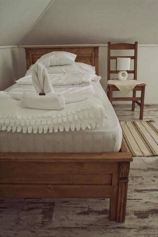 Hôtel Deak Udvarhaz à Kakucs Chambre photo