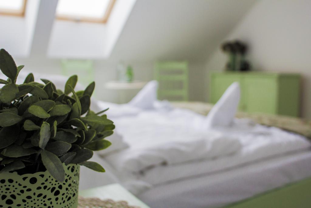 Hôtel Deak Udvarhaz à Kakucs Chambre photo