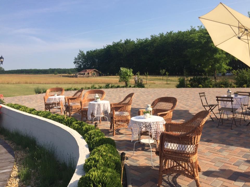 Hôtel Deak Udvarhaz à Kakucs Extérieur photo